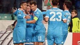 Dries Mertens festeggia il gol del vantaggio a Varsavia (foto Ansa.it)