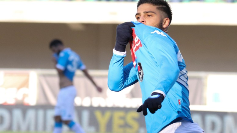 Lorenzo Insigne festeggia dopo il gol segnato al Verona