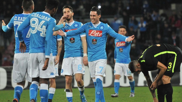 Josè Callejon festeggia il gol del 3-0